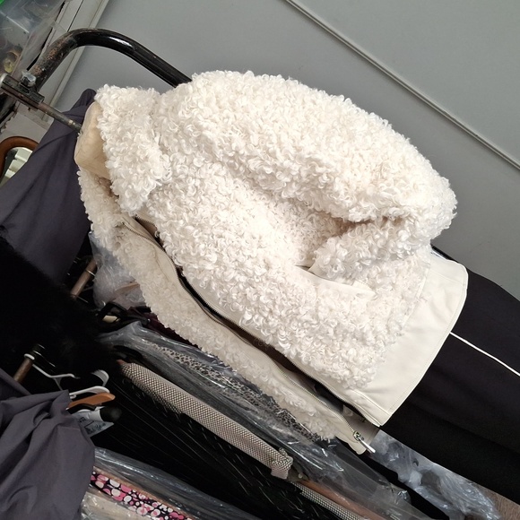 Vintage faux fur poodle look bomber jacket with leather trim - Picture 2 of 6